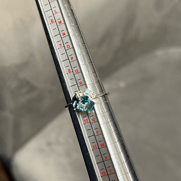 Silver Blue Crystal Ring, Size 9 - Picture 8 of 12